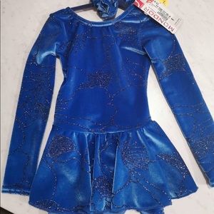 NEW Mondor skating dress with hair piece. 4-6 toddler